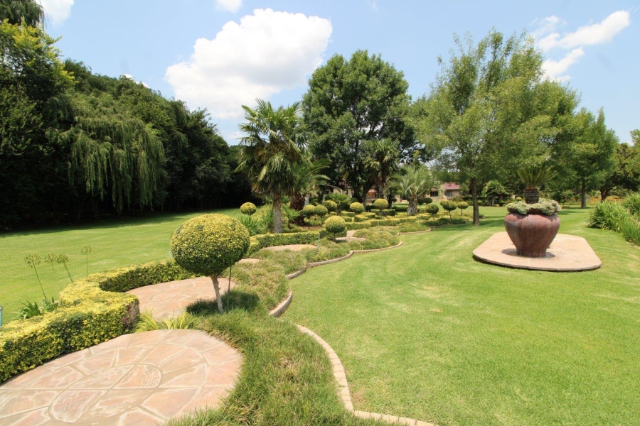 11 Bedroom Property for Sale in Van Der Hoff Park North West